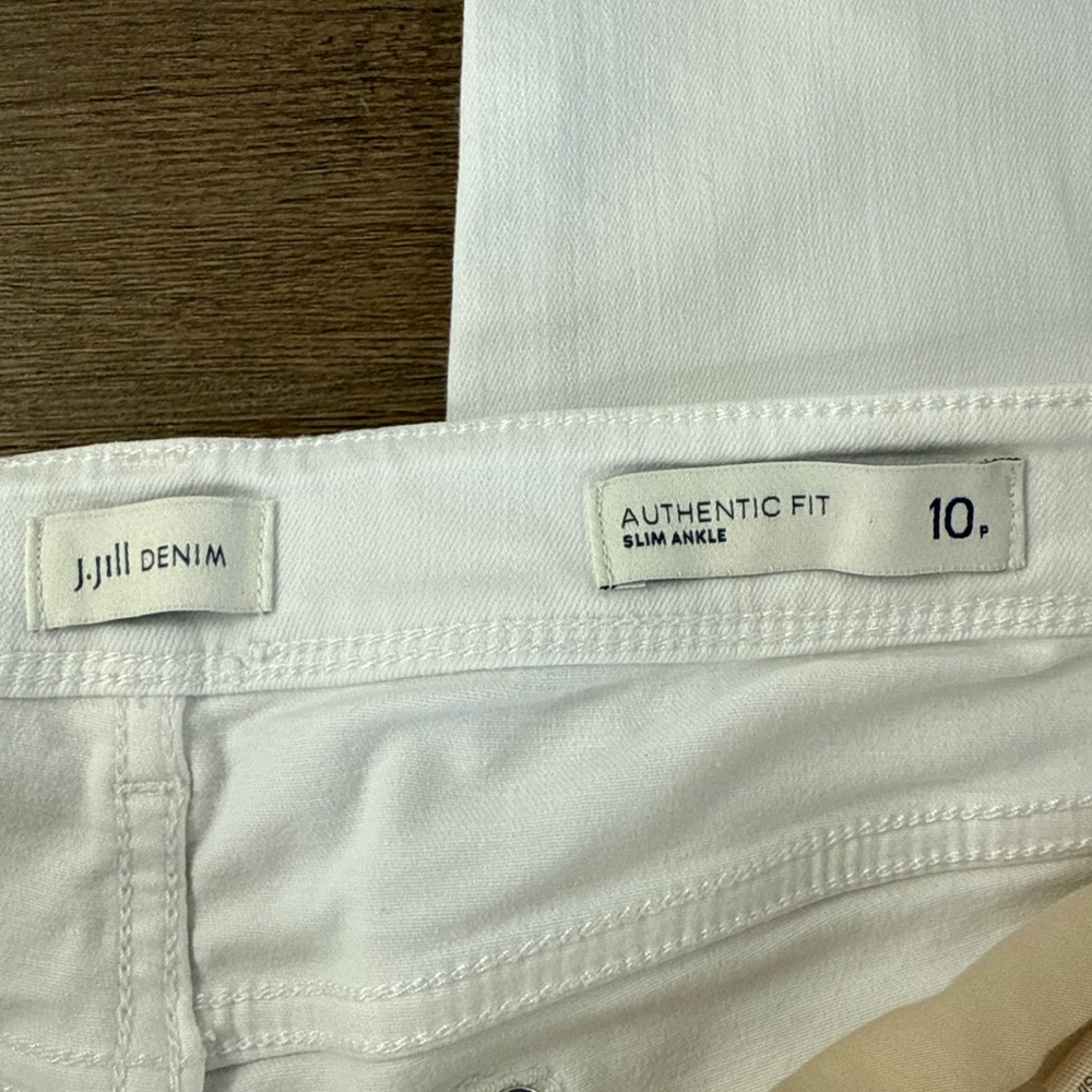 J. Jill Authentic Fit Slim Ankle, White Denim Jeans, size 10P - Picture 4 of 10